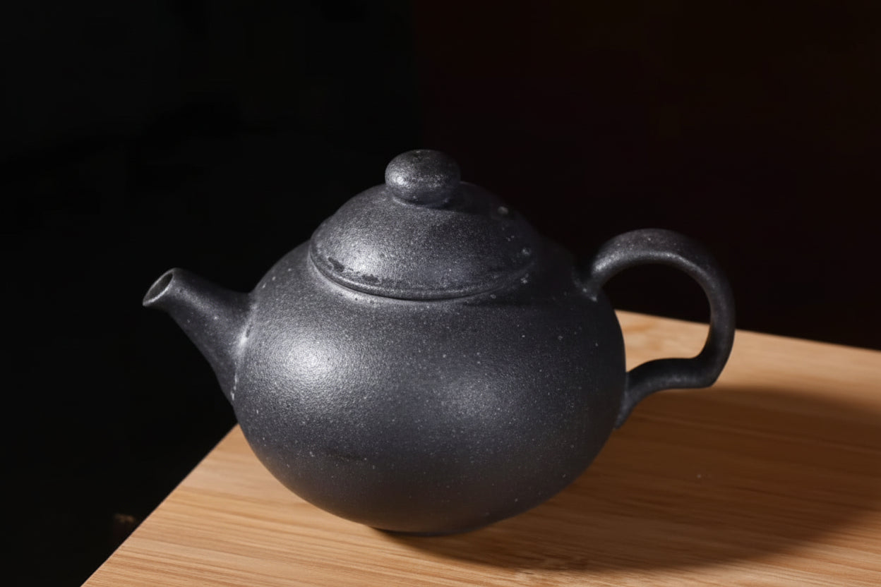 THÉIÈRE EN CÉRAMIQUE CHINOISE ARTISANALE EN POIRE