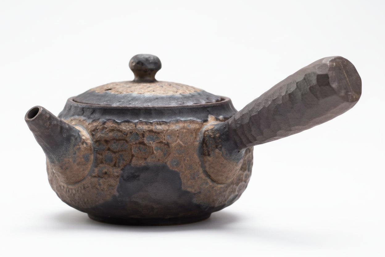 THÉIÈRE EN CÉRAMIQUE ARTISANALE MANCHE CREUX