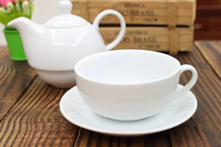 THÉIÈRE INDIVIDUELLE BLANCHE EN PORCELAINE