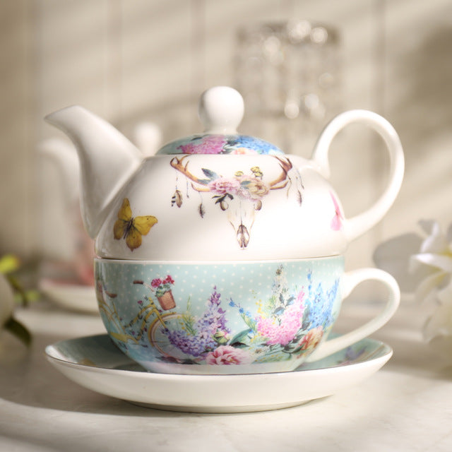 tasse et théière individuelle
