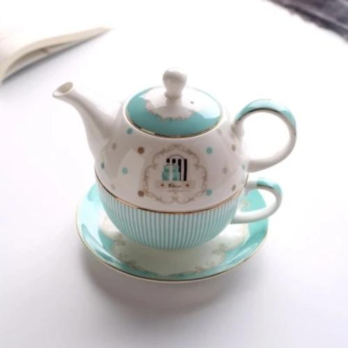 theiere et tasse individuelle