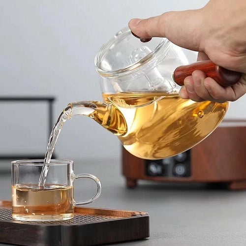 faire un service avec Théière en verre avec manche en bois
