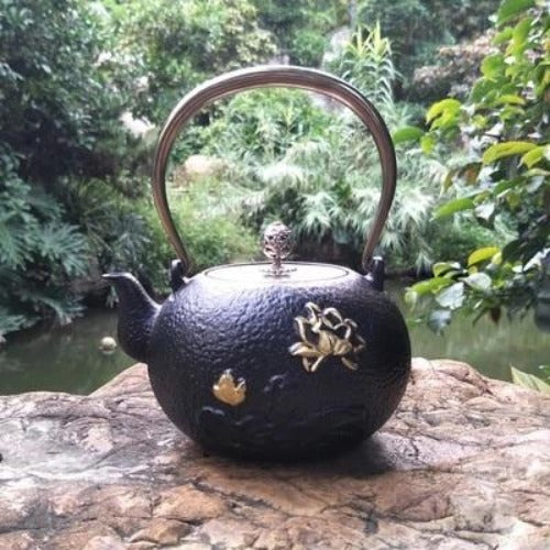 theillere en fonte de style japonais