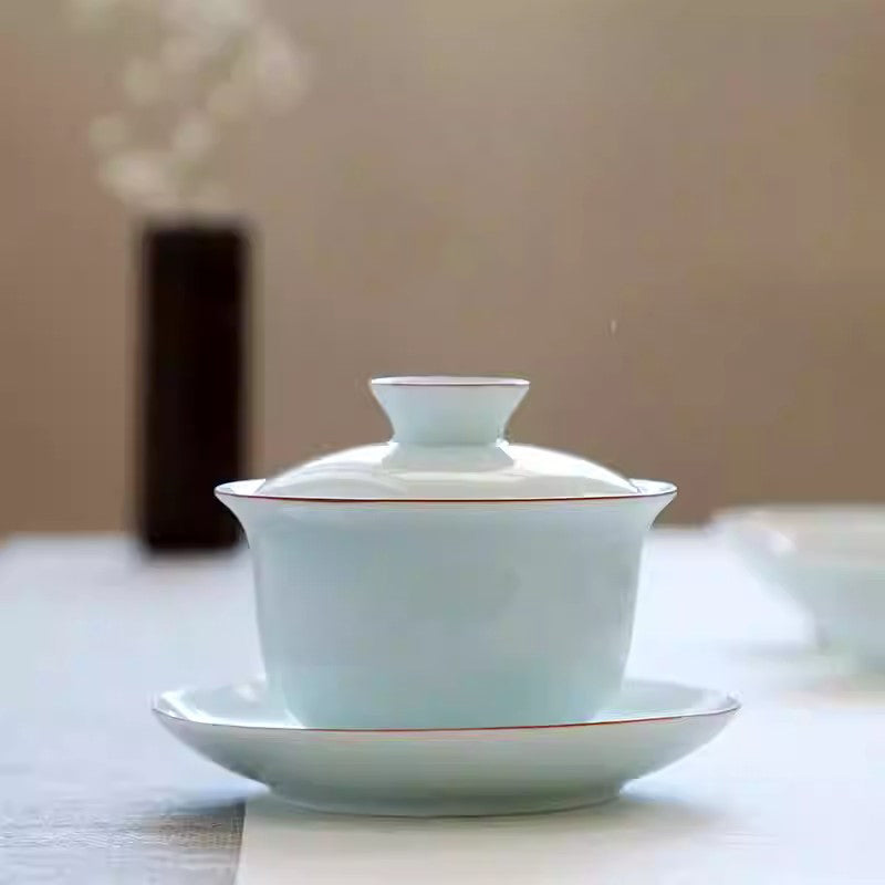 Gaiwans en porcelaine avec bordure or violet