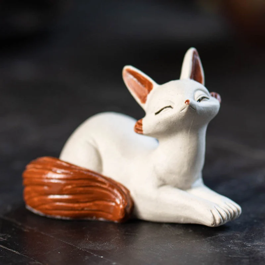 Mascotte de Thé Tigre Blanc en Argile