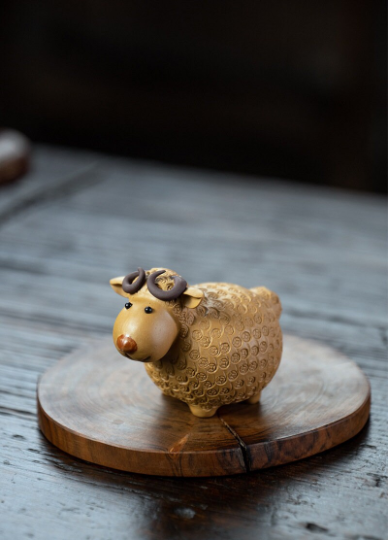 Mascotte de Thé Carpe Dorée en Zisha