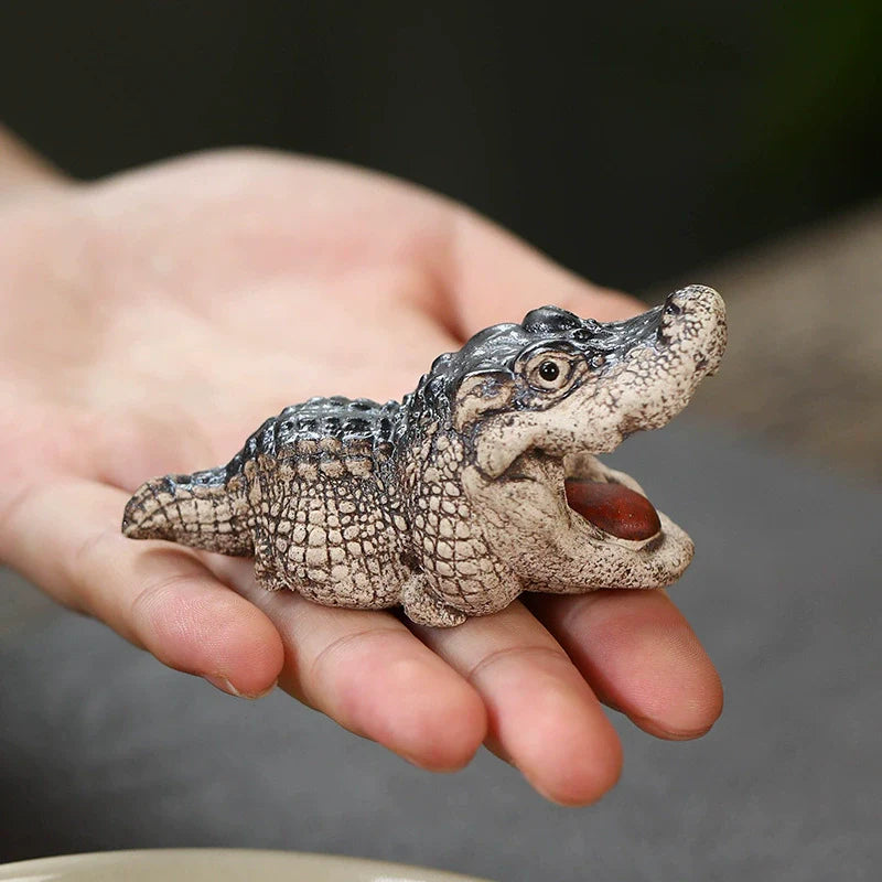 Mascotte de Thé Poisson Koi en Argile