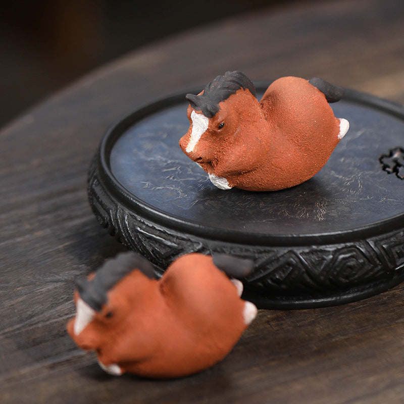 Mascottes de thé chevale roux en argile