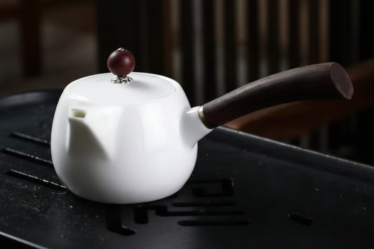 THÉIÈRE CÉRAMIQUE AVEC MANCHE INCURVÉ