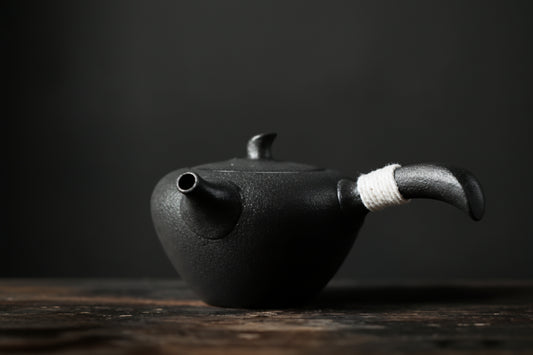 THÉIÈRE CÉRAMIQUE AVEC MANCHE CREUX  170 ML