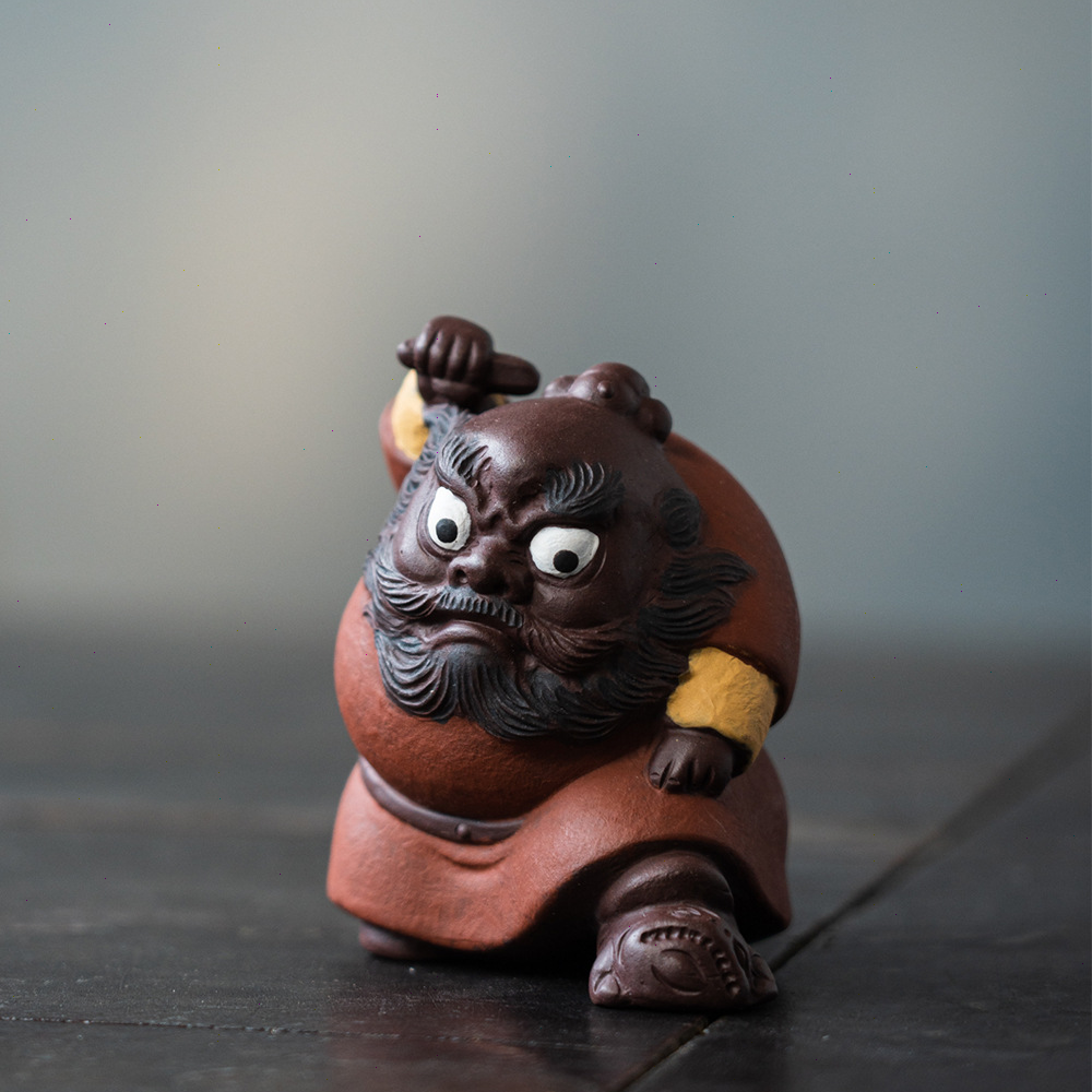 Mascottes de thé metre de karate en argile