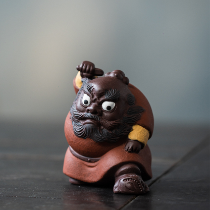 Mascottes de thé metre de karate en argile