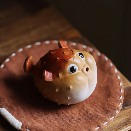 Mascotte de Thé Grue en Céramique