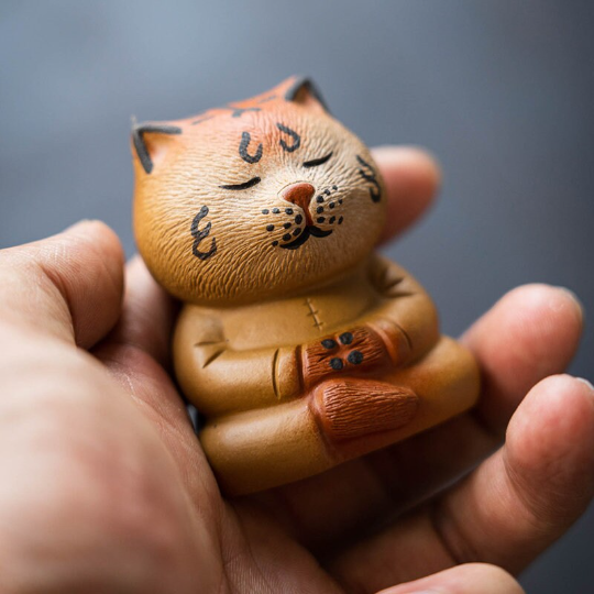Mascotte de Thé Tigre Rugissant en Argile