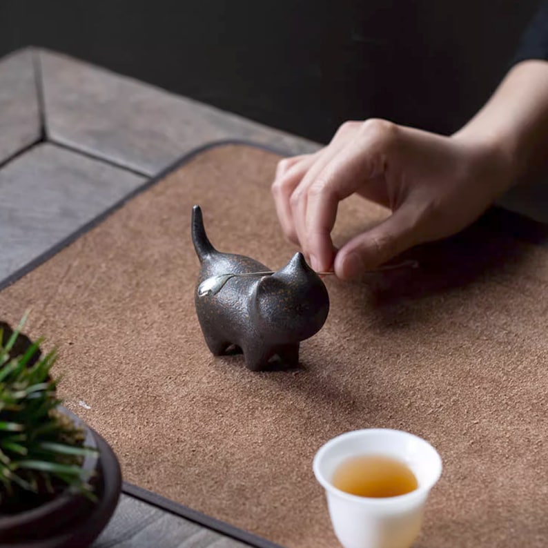 Mascottes de thé chat en céramique noir