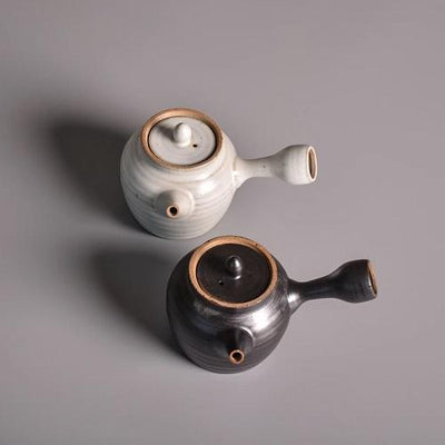 théière en céramique japonaise ancienne noire