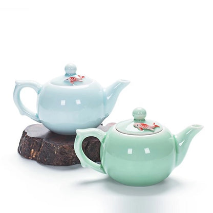 deux Petite théière en porcelaine