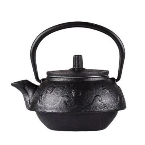petite theiere en fonte japonaise traditionnelle