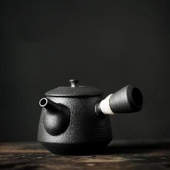 petite théièer ceramique avec manche noire