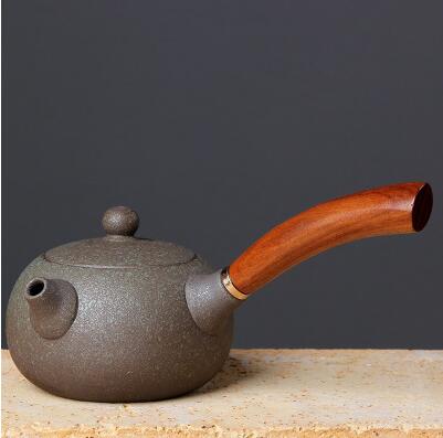 THÉIÈRE CÉRAMIQUE JAPONAISE BEC COURT MANCHE EN BOIS