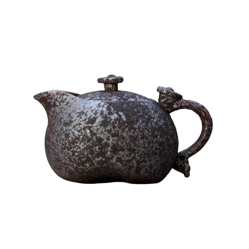 théière en céramique chinoise glaise sur fond blanc