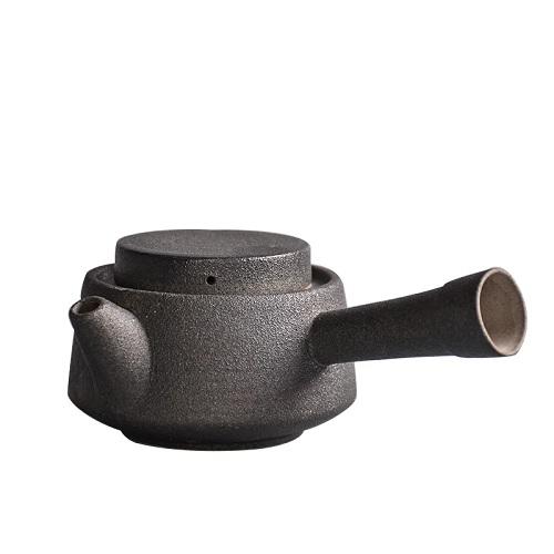THÉIÈRE CÉRAMIQUE AVEC MANCHE CREUX noire