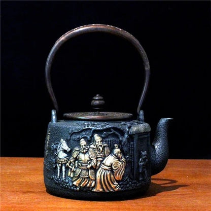 bouilloire en fonte chinoise guerriers sur fond noir