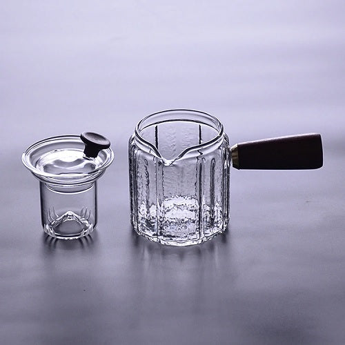 théière en verre résistant vide