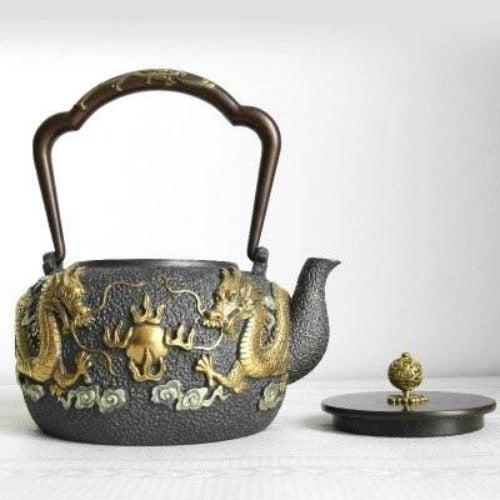théière en fonte japonaise traditionnelle