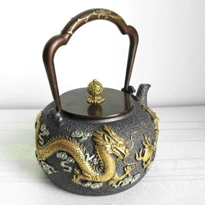 theiere en fonte japonaise combat de dragon